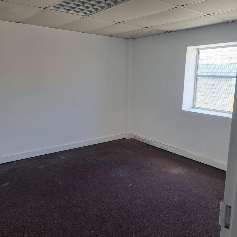 To Let commercial Property for Rent in Sidwell Eastern Cape